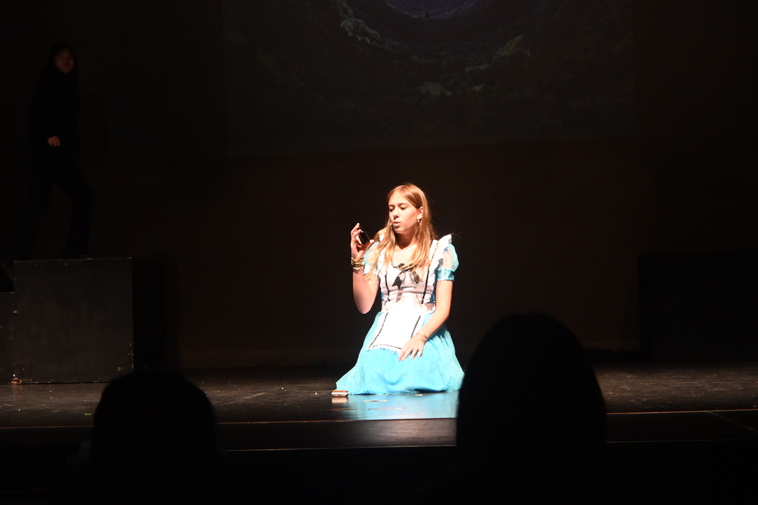 Alice in Wonderland production moment 9